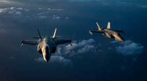Trump valuta attacchi militari contro l'Iran mentre continuano le proteste