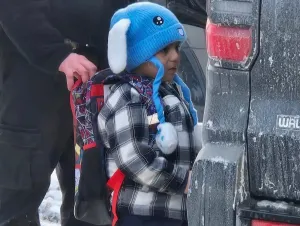 Minnesota, agenti ICE arrestano quattro studenti: un bimbo di 5 anni usato come esca