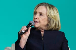 Hillary Clinton testimonia su Epstein e accusa i repubblicani di proteggere Trump