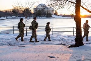 Trump sta ritirando la Guardia Nazionale dalle città Dem