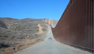 Trump sta costruendo altri 2.100 chilometri di muro con il Messico