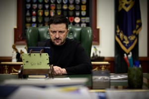 Zelensky: "Gli Usa ci chiedono di cedere il Donbas in cambio delle garanzie di sicurezza"