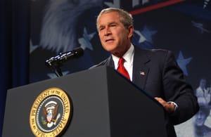 La politica estera di Trump è come quella di Bush?
