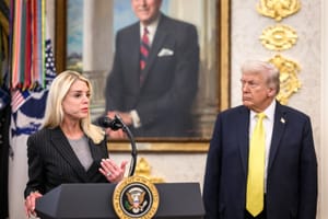 Trump valuta altri cambi nel governo, ma vuole evitare uno scossone