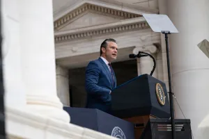 Hegseth dice che l'allarme sul riarmo cinese è reale
