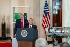 SoftBank dona 50 milioni di dollari alla biblioteca presidenziale di Trump