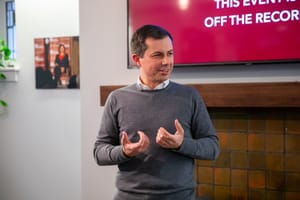 Pete Buttigieg gira l'America in vista di una possibile candidatura nel 2028
