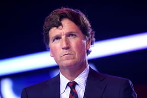 Tucker Carlson rompe con i repubblicani e li accusa di mettere Israele davanti all'America