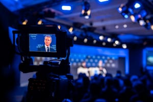 Newsom cerca di affossare la tassa sui miliardari in California