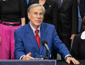 Il governatore del Texas va verso l'estrema destra