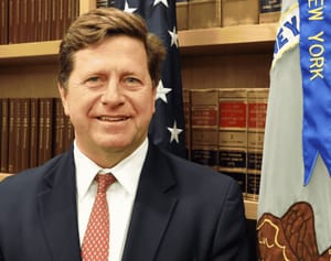 Trump nomina Jay Clayton a capo dell'intelligence dopo le critiche su Pulte