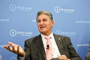 Joe Manchin lancia un comitato per far eleggere candidati indipendenti al Congresso