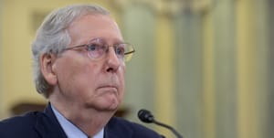 Mitch McConnell è ricoverato in ospedale tre settimane e nessuno sa il perché