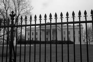 Trump vuole una recinzione permanente attorno alla Casa Bianca