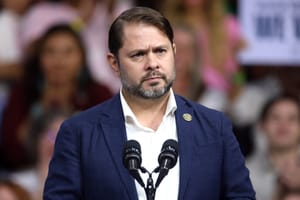 Il senatore Dem Ruben Gallego sotto inchiesta per le spese elettorali