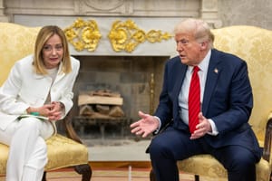 Trump attacca di nuovo Meloni con un meme che la presenta come una stalker