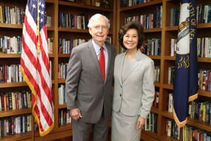 McConnell è assente dal Senato da sei settimane e cresce la richiesta di spiegazioni