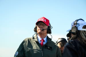 Trump valuta un "attacco massiccio" contro l'Iran mentre gli Houthi entrano in guerra