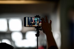 La Casa Bianca sospende l'addetto al teleprompter che scommetteva sui discorsi di Trump