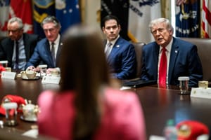 Trump si prepara a pubblicare documenti riservati per mettere in dubbio le elezioni di metà mandato