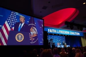 Trump usa le agenzie federali per cambiare le regole del voto, ma i tribunali lo fermano