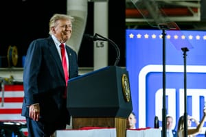 I Dem vogliono fare campagna elettorale sui guadagni miliardari di Trump da presidente