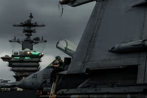 Gli Stati Uniti bombardano l'Iran per la seconda notte, Teheran attacca le basi nel Golfo