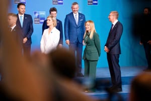 Trump e Meloni si ignorano al vertice NATO di Ankara
