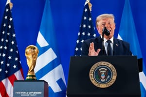 Trump fischiato alla finale del Mondiale
