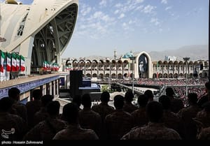 L’Iran seppellisce Khamenei: il regime esce dalla guerra più forte e più radicale