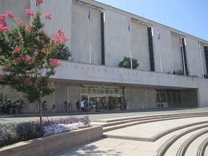Trump ordina di installare cartelli contro il museo di storia americana dello Smithsonian