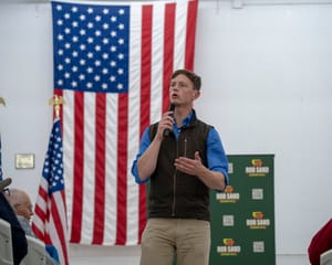 Rob Sand rifiuta l'aiuto di Harris nella corsa a governatore dell'Iowa