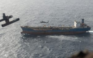 Iran e Stati Uniti, la guerra delle petroliere torna a bloccare Hormuz