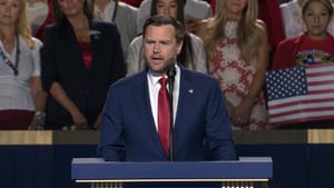 Vance chiama i Dem "il partito dell'odio" e la platea lo acclama come erede di Trump