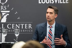 Trump accusa il senatore Tom Cotton di bloccare l'ora legale permanente