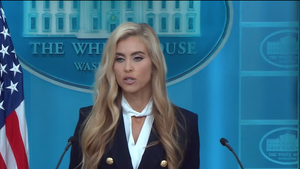 La nuova portavoce di Trump si presenta come avvocata, ma non è iscritta a nessun albo