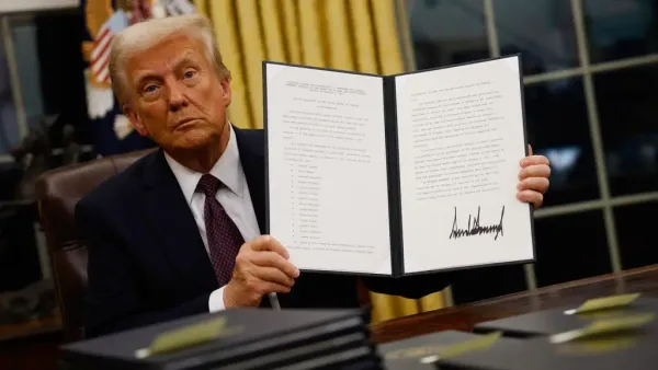 Trump firma la grazia per i rivoltosi del 6 gennaio, tra cui i leader dei Proud Boys e degli Oath Keepers