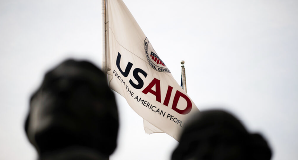 Polemiche sulle accuse di Trump all'USAID per i finanziamenti a Politico