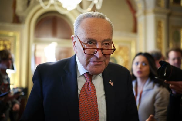 Crisi nel Partito Democratico: Schumer cede a Trump sul finanziamento del governo federale