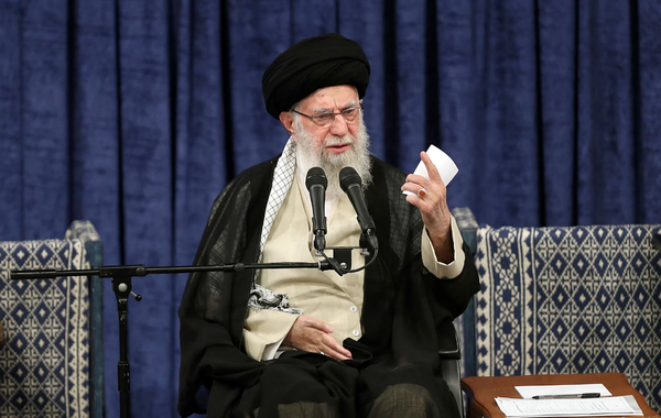 Trump invia lettera a Khamenei: ultimatum di due mesi per un nuovo accordo nucleare