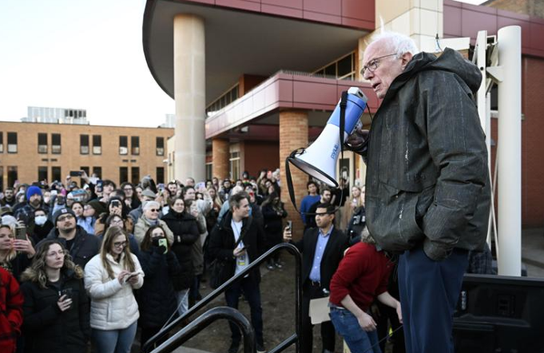 I Democratici pianificano town hall nei distretti Repubblicani in tutti i 50 Stati Uniti