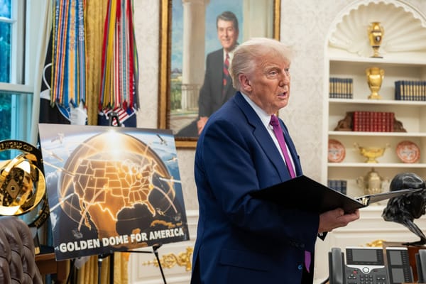 Trump rilancia lo scudo spaziale, ma il Pentagono frena: operativo non prima del 2028
