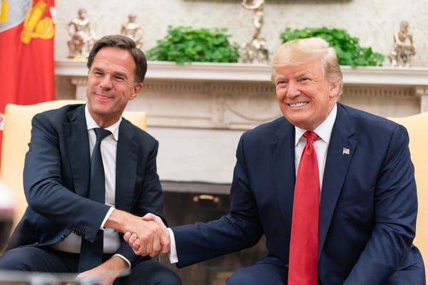 Rutte: rischio Terza guerra mondiale con attacchi simultanei da Russia e Cina