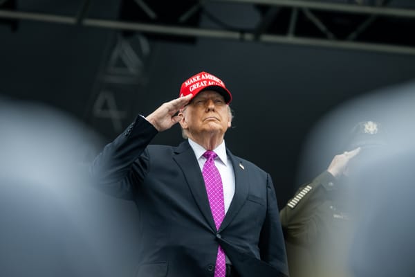 Trump autorizza l'invio di armi all'Ucraina
