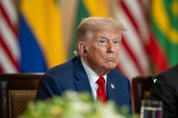Trump firma la legge sull’esenzione fiscale delle mance