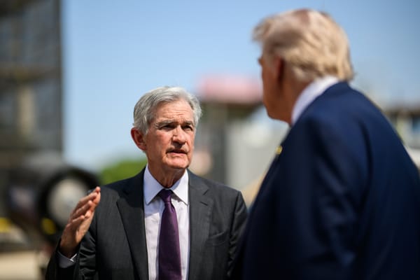 La Fed resiste a Trump e mantiene i tassi invariati