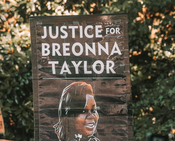 Ex poliziotto condannato a 33 mesi per la morte di Breonna Taylor