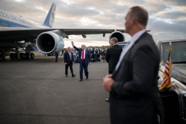 Trump accumula 200 milioni di dollari per le midterm