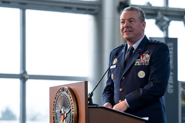 Licenziato il capo dell’intelligence militare perché ha contraddetto Trump sull'Iran