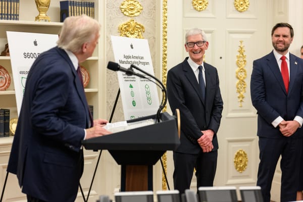 Apple promette 100 miliardi di dollari di nuovi investimenti negli Stati Uniti